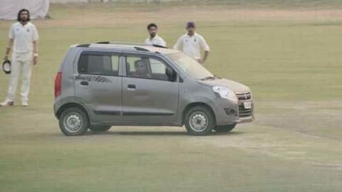Man drives auto onto the pitch to stall Delhi-UP Ranji game Man drives auto onto the pitch to stall Delhi-UP Ranji game