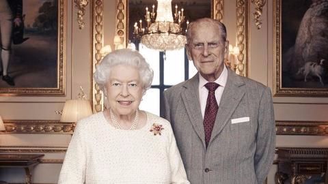 The Queen and Prince Philip pose for 70th wedding anniversary portraits