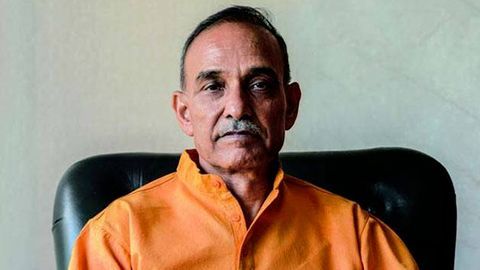 Need international debate on Charles Darwin's theory of evolution: Satyapal Singh Need international debate on Charles Darwin's theory of evolution: Satyapal Singh